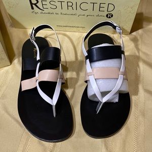 Restricted sandal in white, tan & black